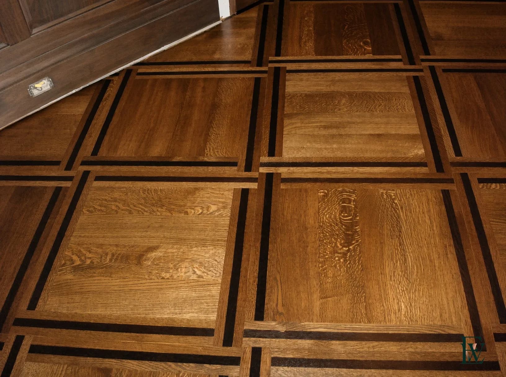 Inlay joint — Four strips. One crossing.